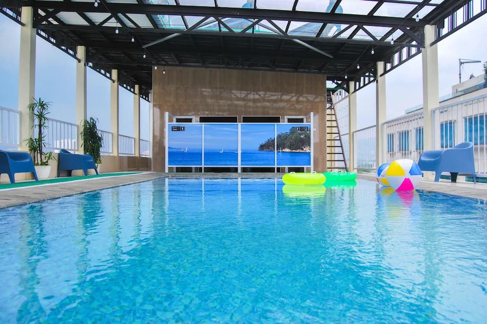 בריכה תמונה