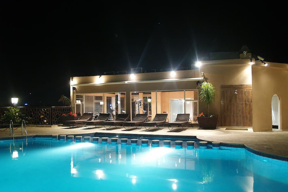 בריכה תמונה