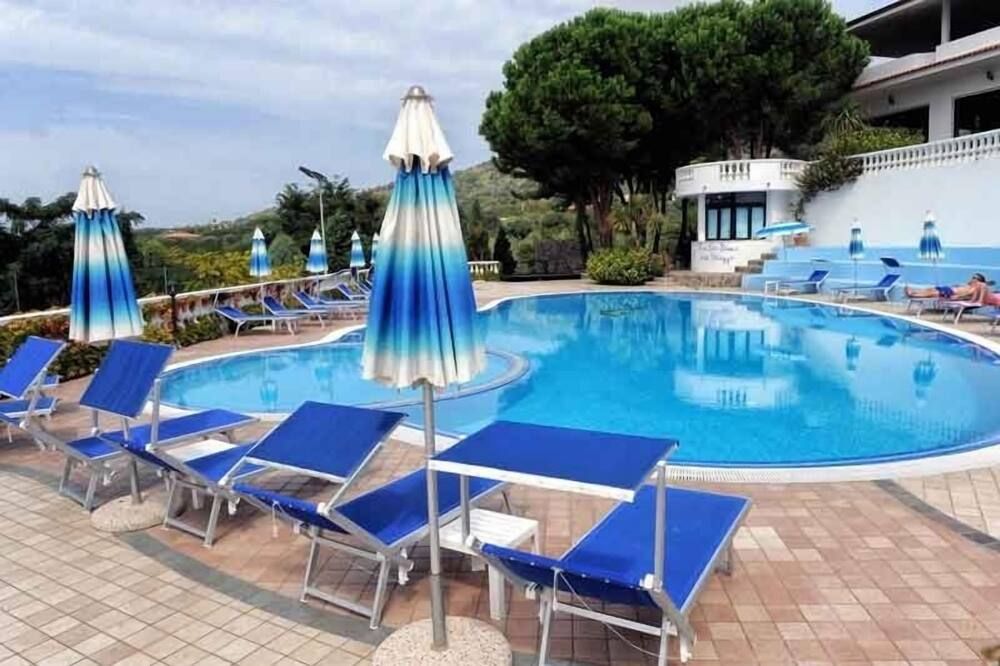 בריכה תמונה