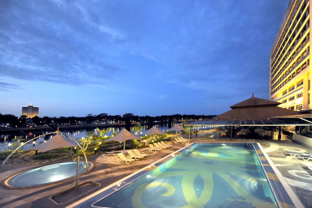 בריכה תמונה