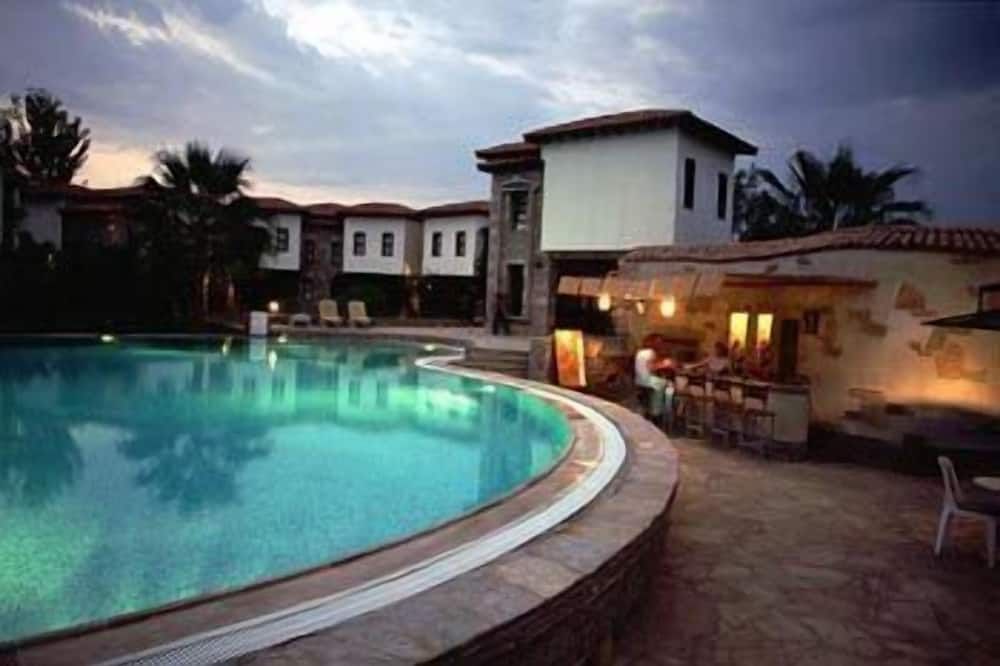 בריכה תמונה