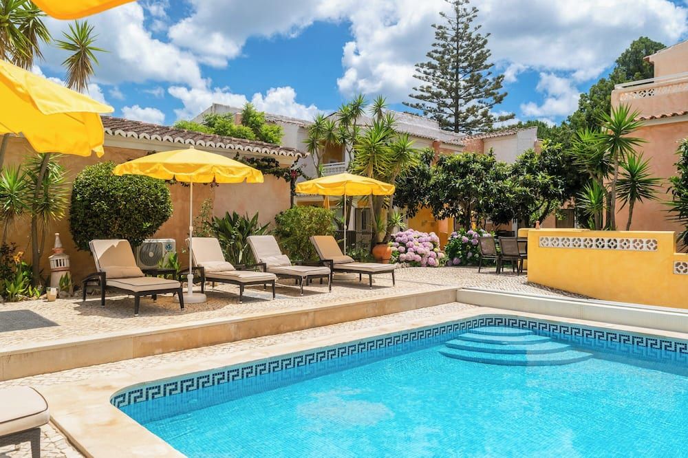 בריכה תמונה