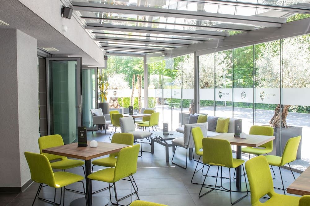 מסעדה תמונה