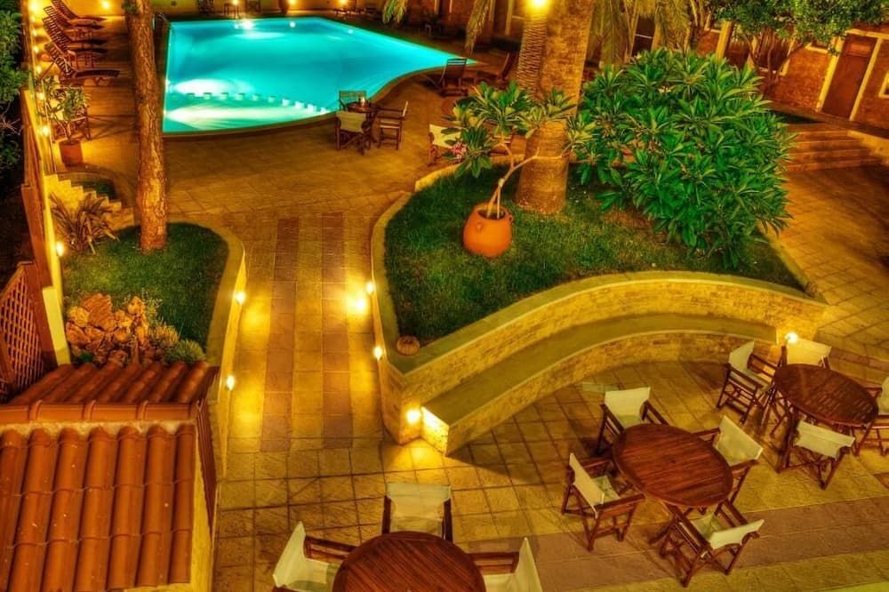 בריכה תמונה