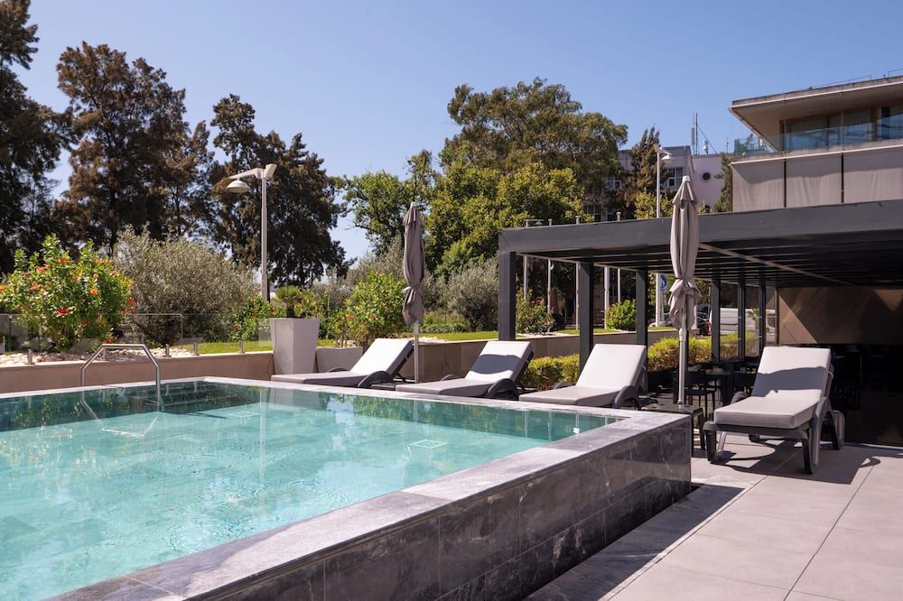 בריכה תמונה