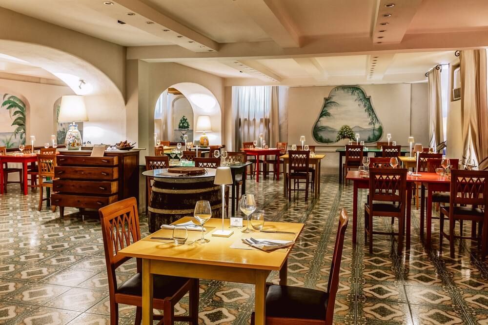 מסעדה תמונה