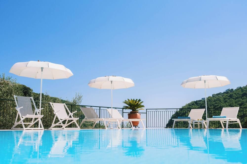 בריכה תמונה