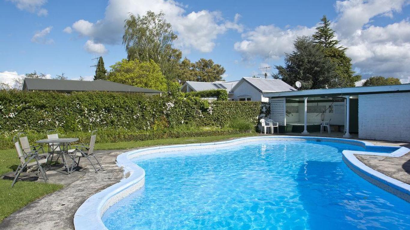 Garden Court Motel