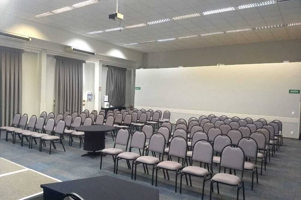 חדר ישיבות