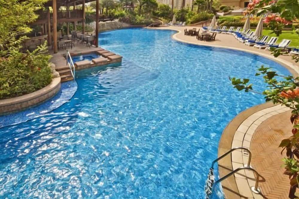 בריכה תמונה