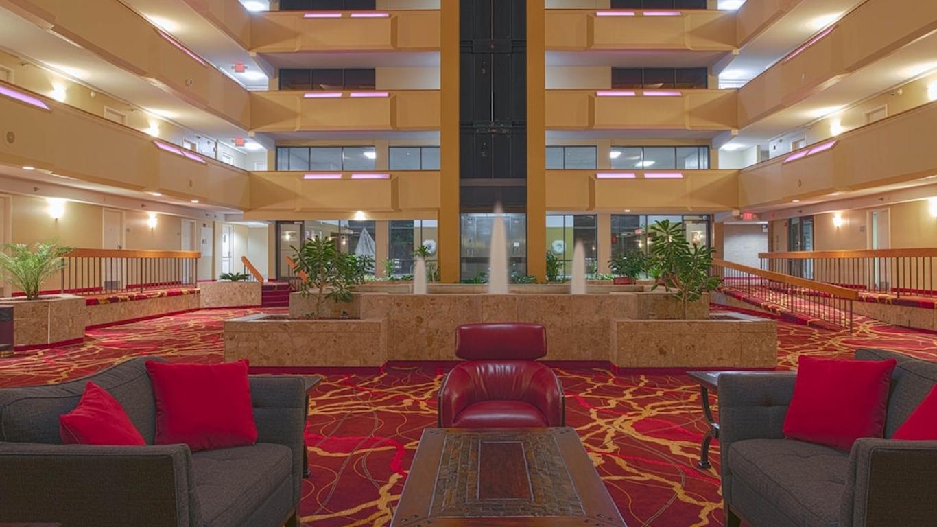 MCM Eleganté Hotel & Suites