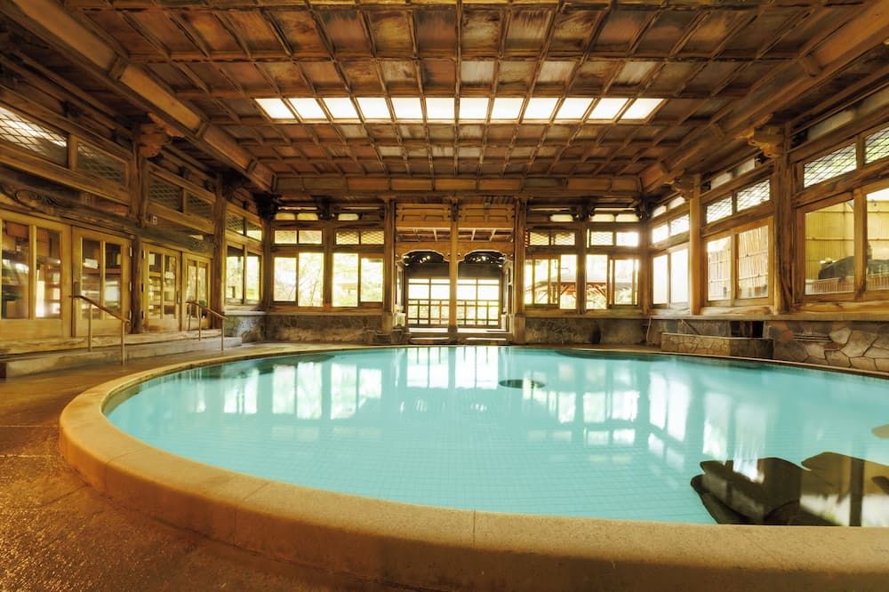 בריכה תמונה