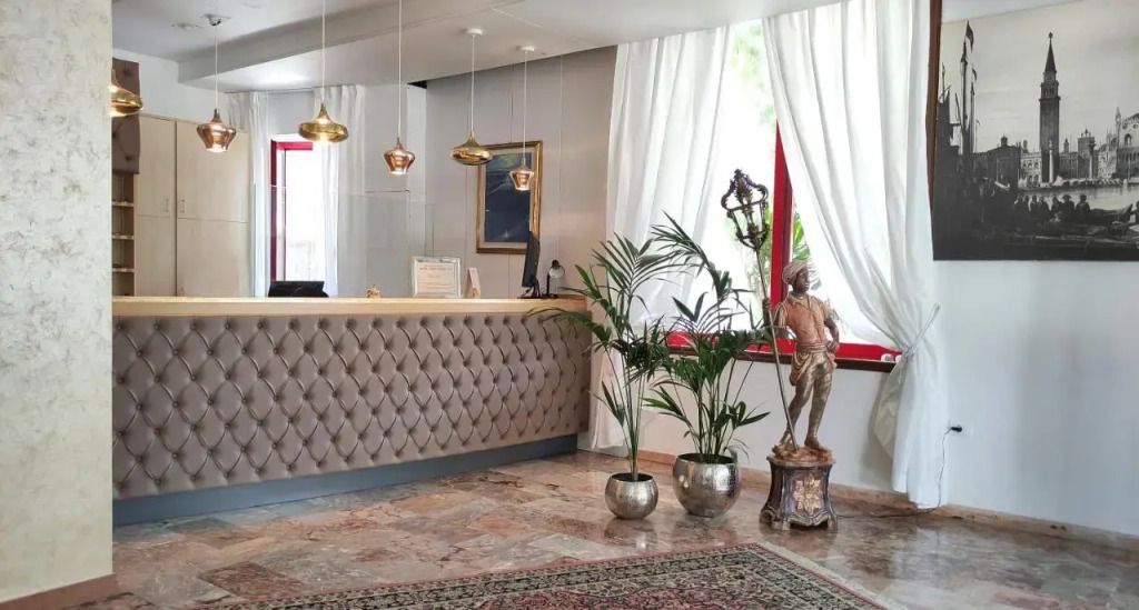 דלפק קבלה תמונה