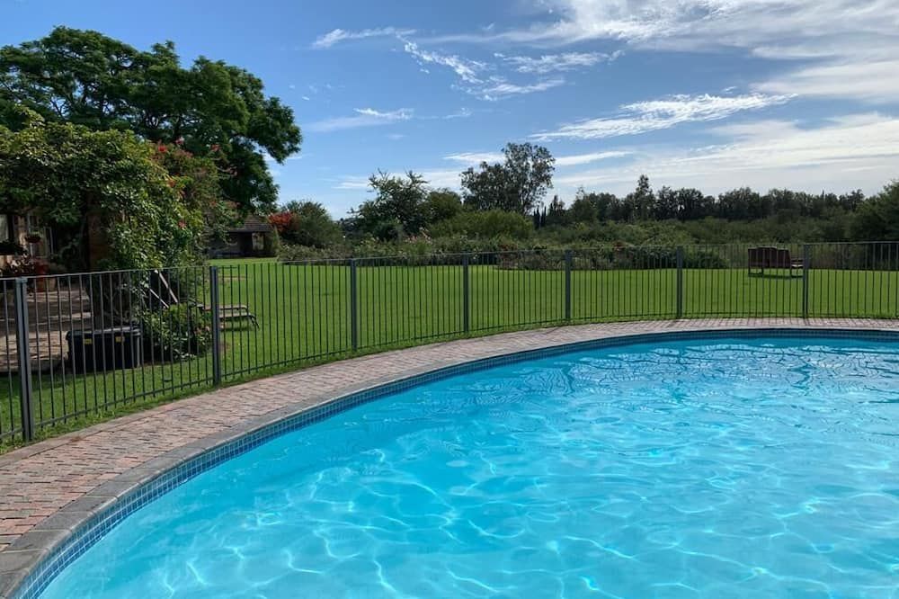 בריכה תמונה