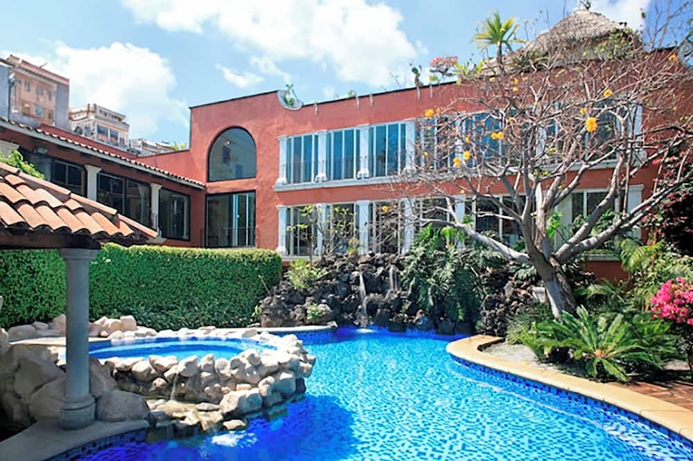 בריכה תמונה