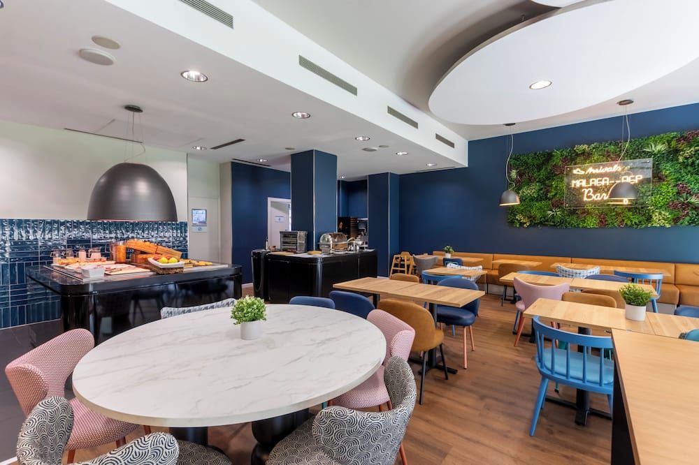 מסעדה תמונה