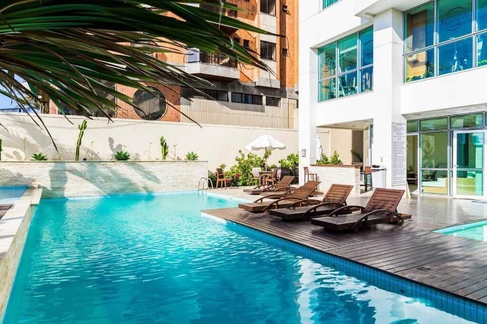 בריכה תמונה