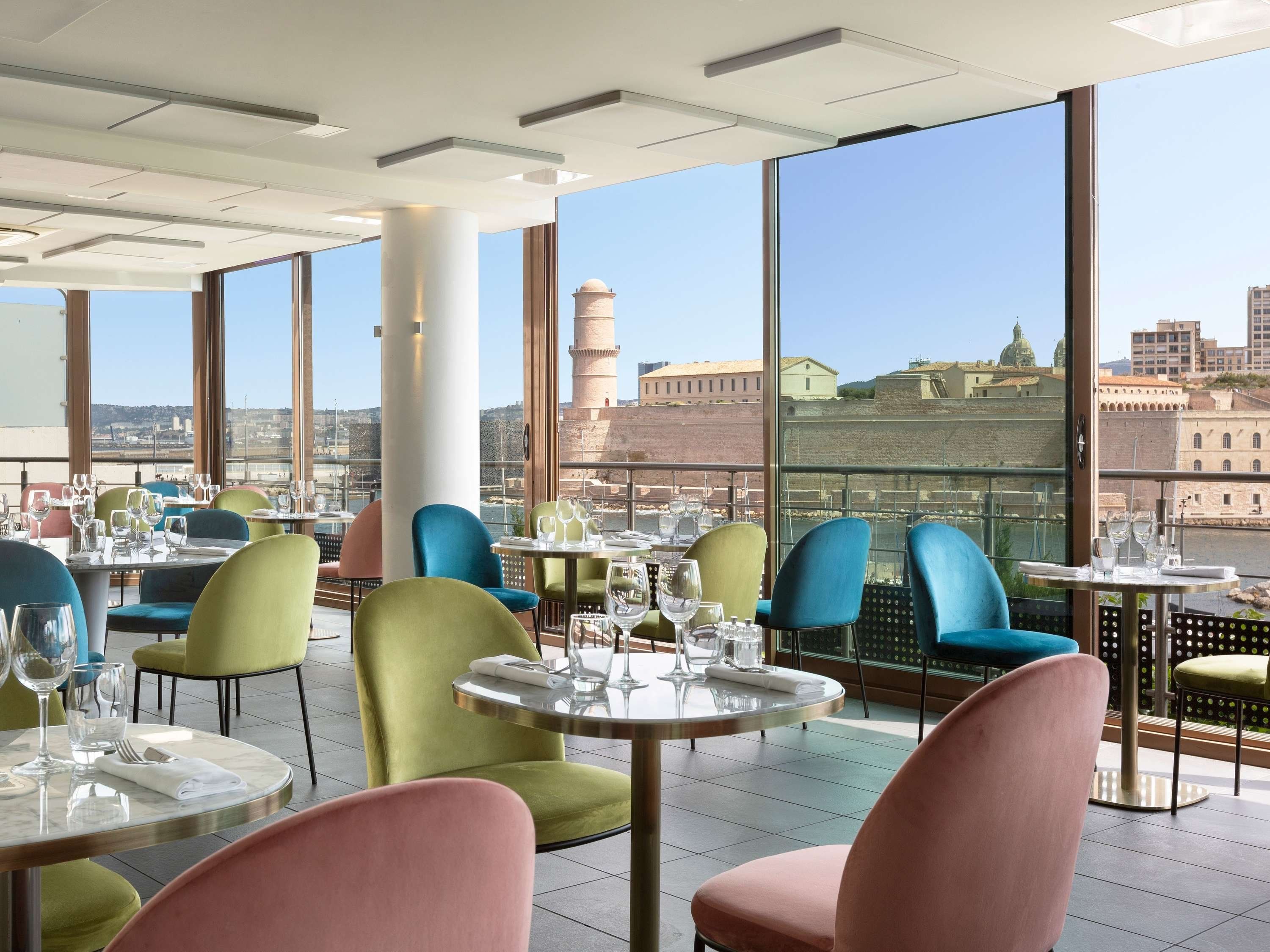 מסעדה תמונה