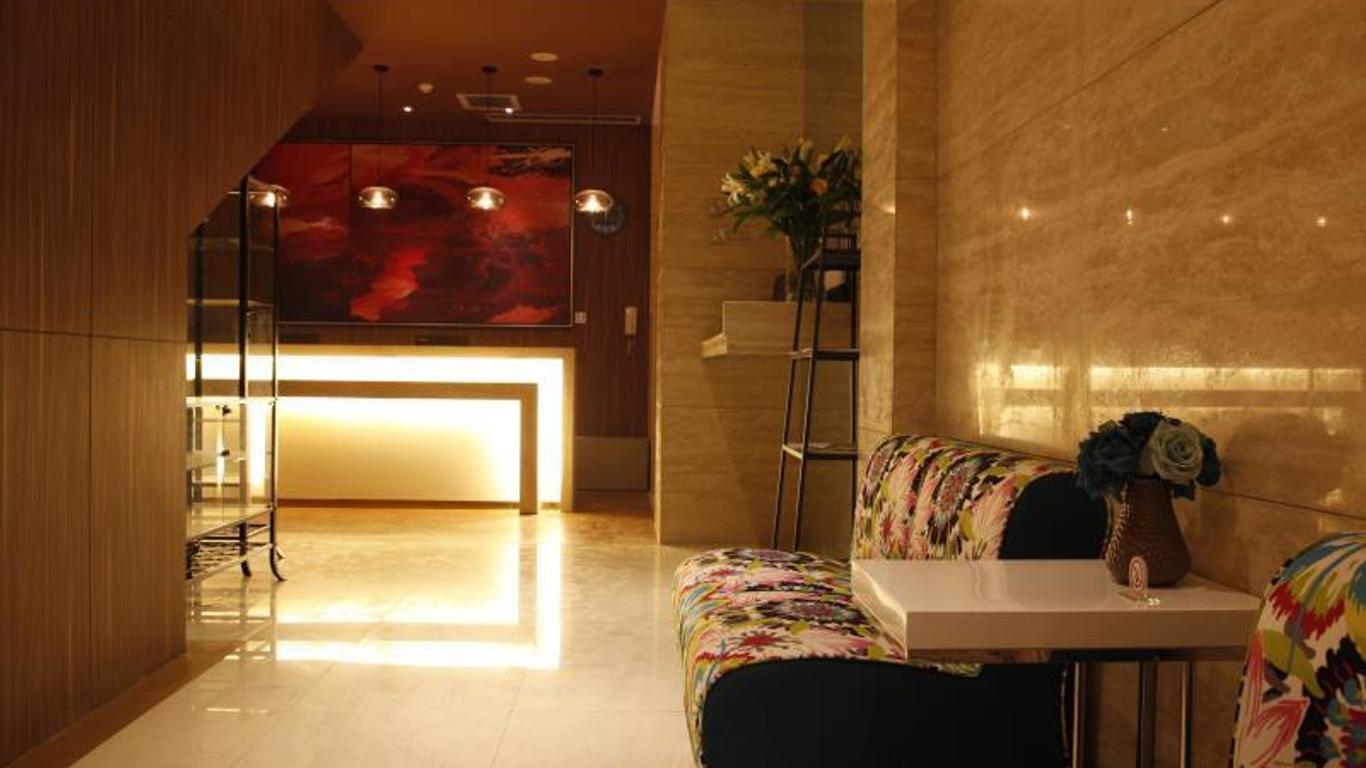 Century Star Urumqi Changjiang Road Hotel
