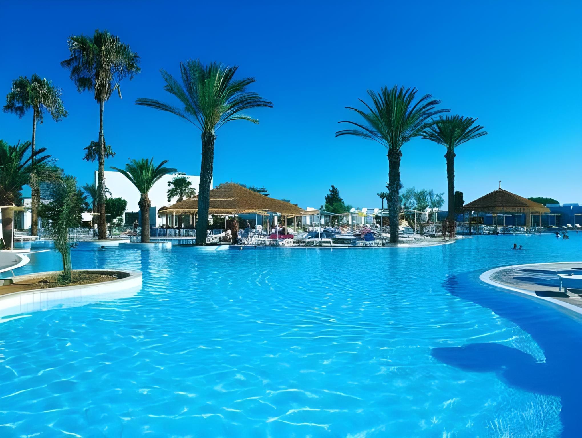 בריכה תמונה