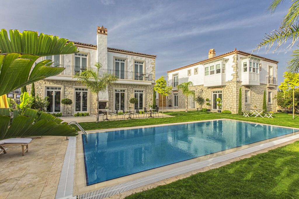 בריכה תמונה