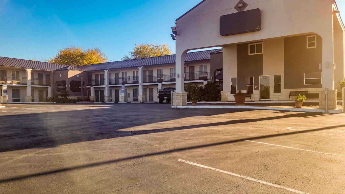 Econo Lodge Inn And Suites Near Lackland Afb