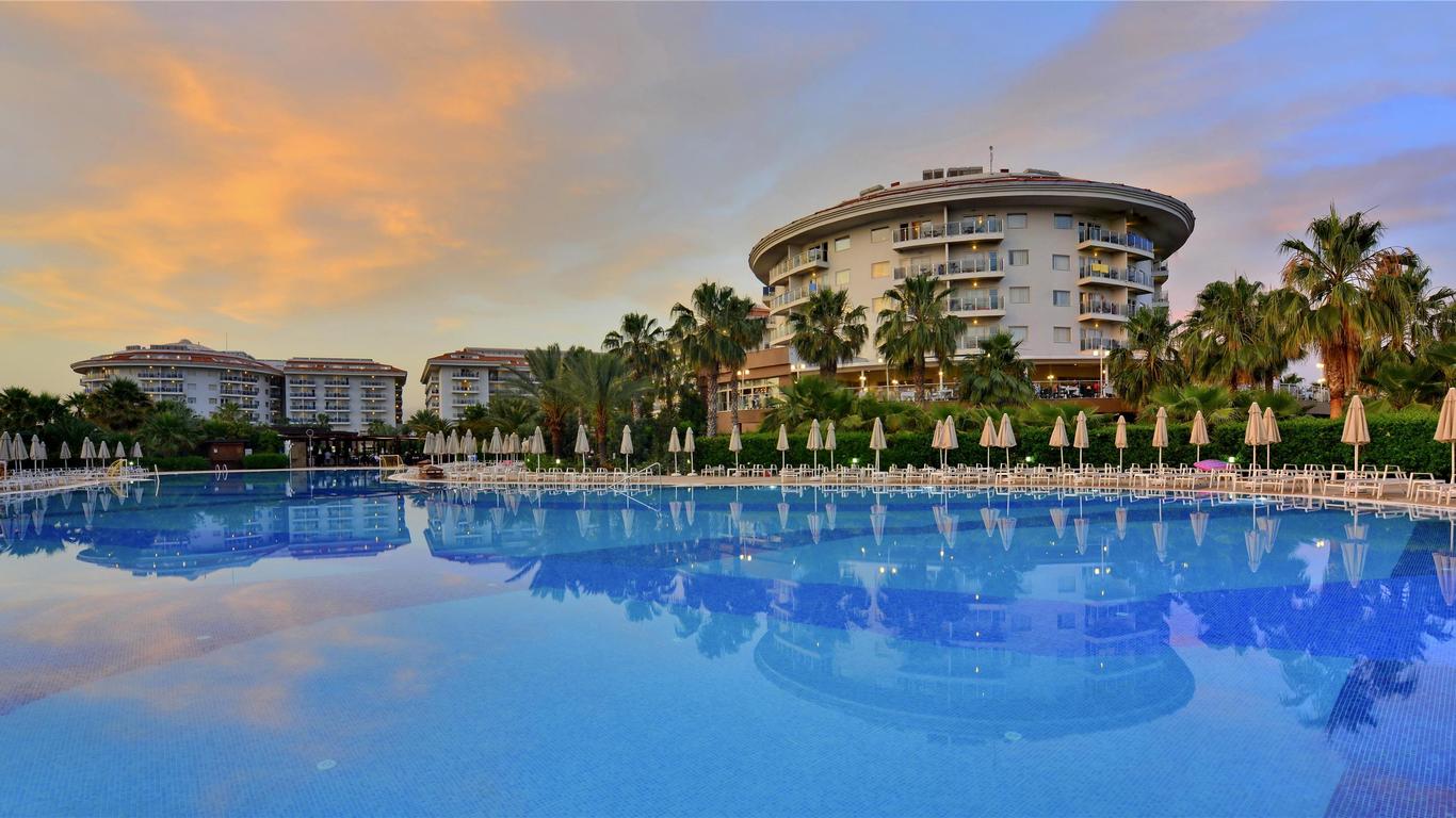 Sea World Resort & Spa