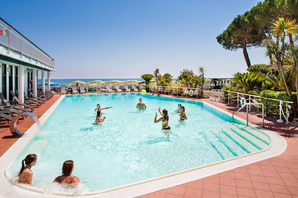 בריכה תמונה