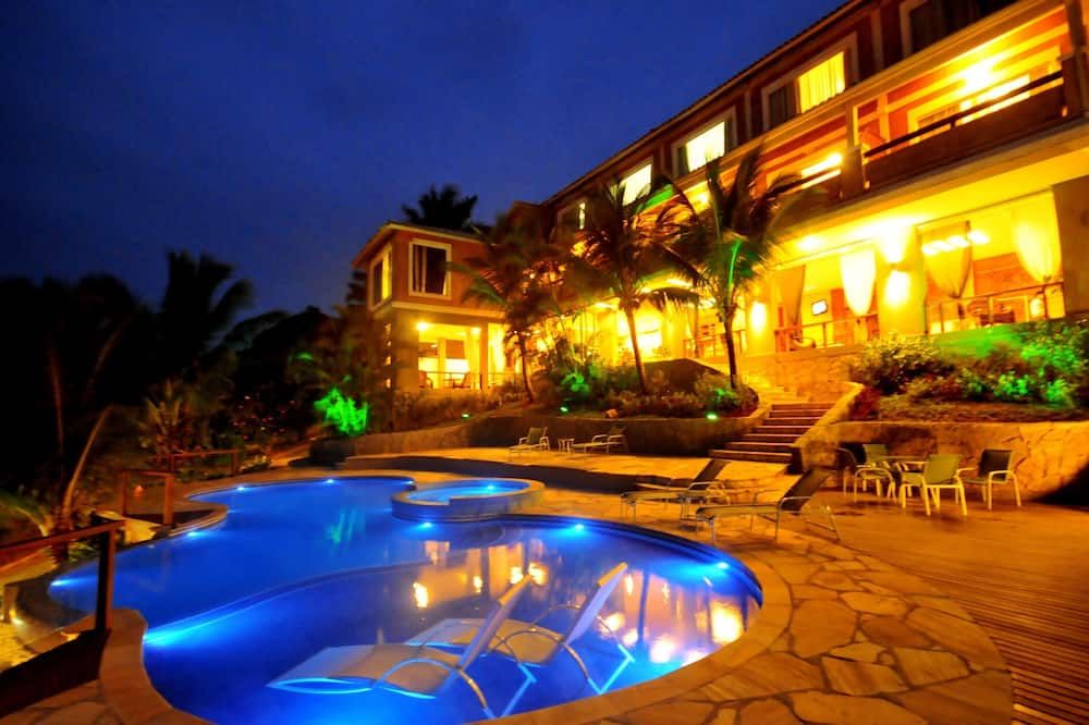 בריכה תמונה