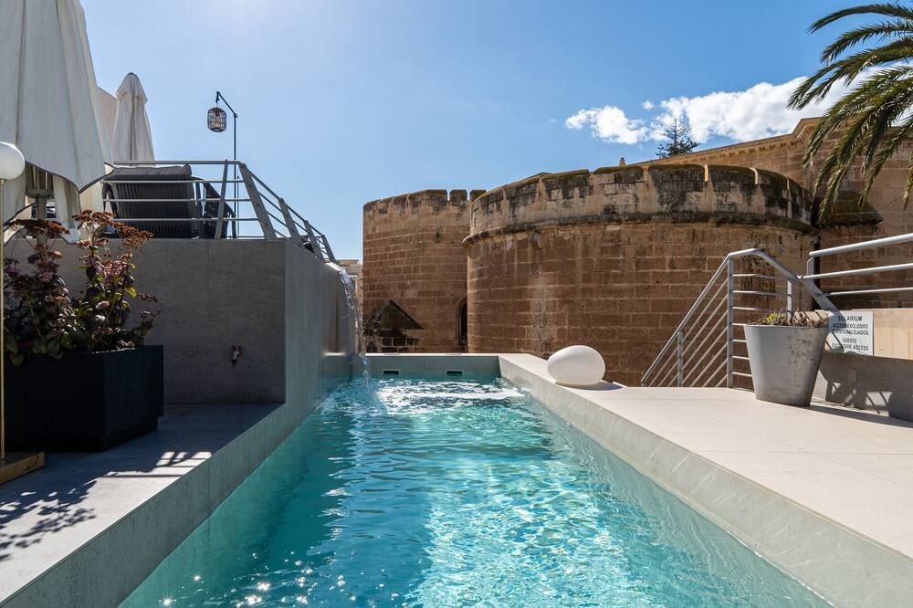 בריכה תמונה