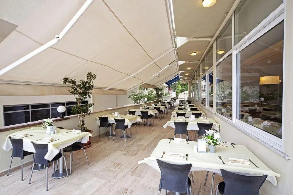 מסעדה תמונה