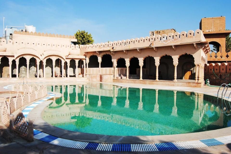 בריכה תמונה