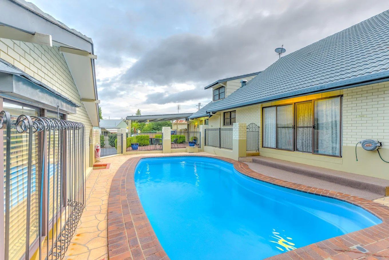 בריכה תמונה