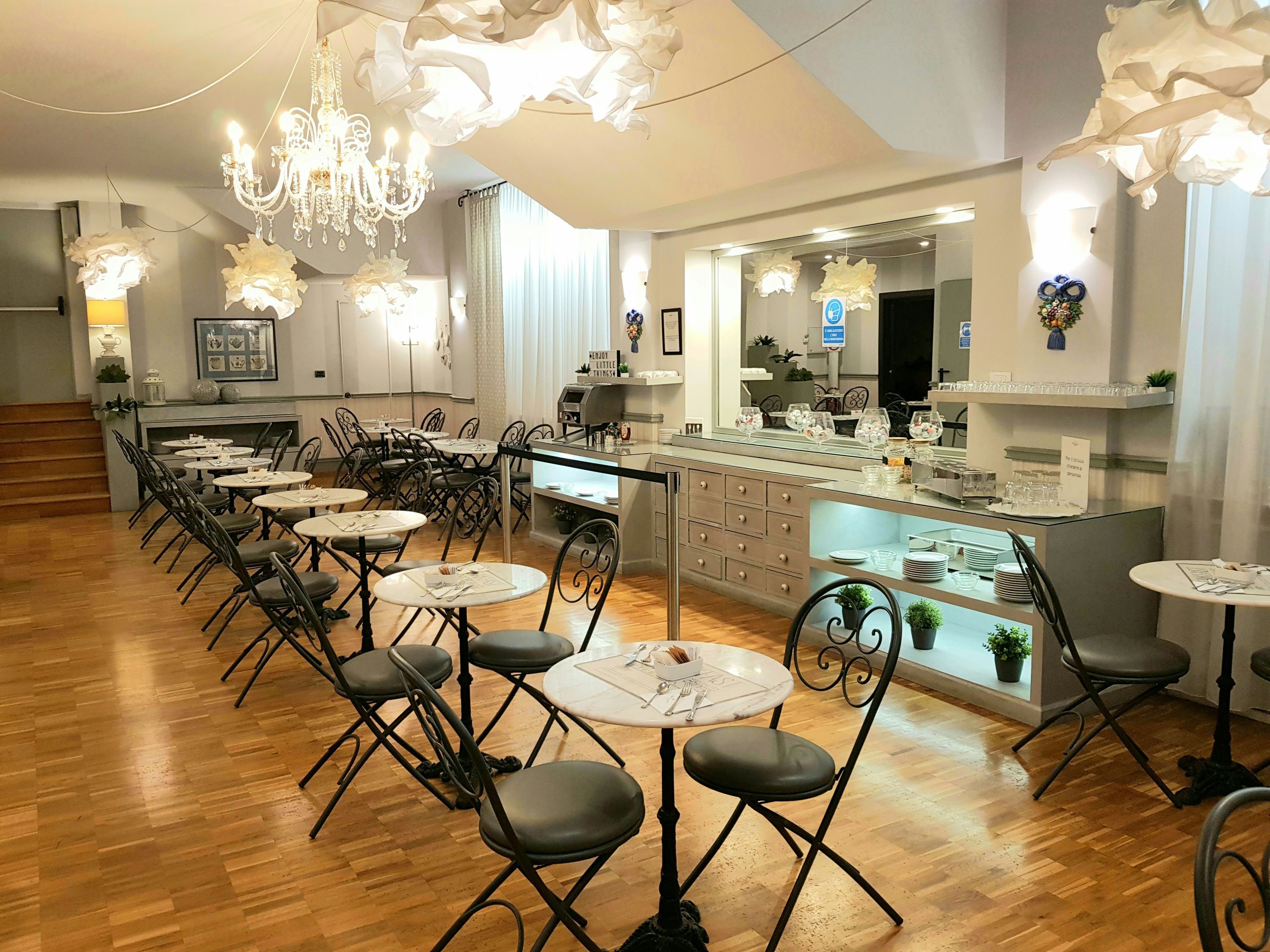 מסעדה תמונה