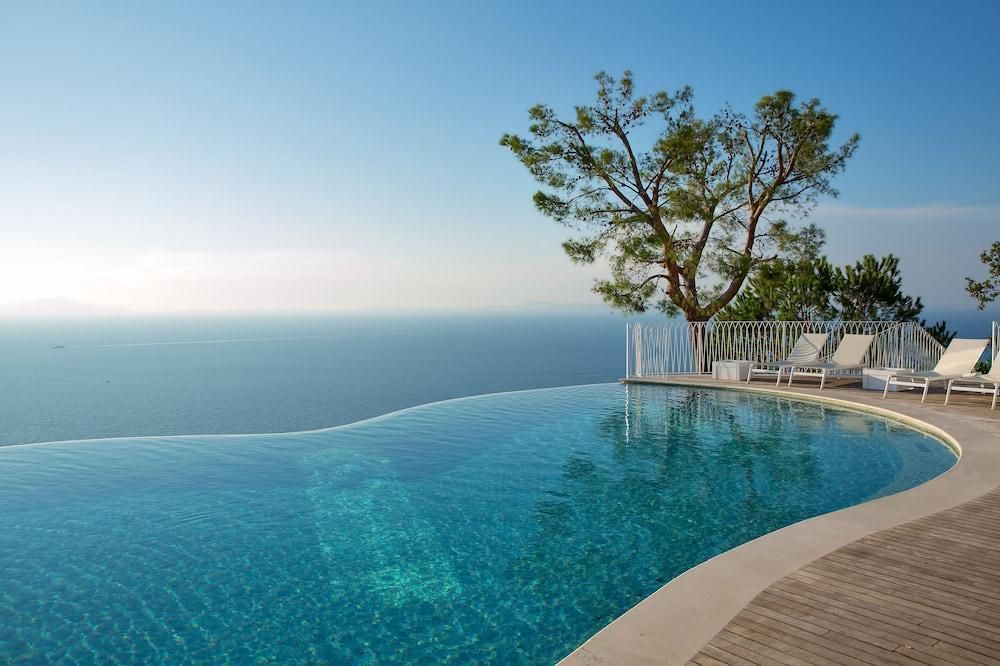 בריכה תמונה