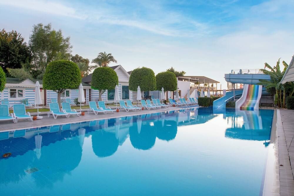 בריכה תמונה