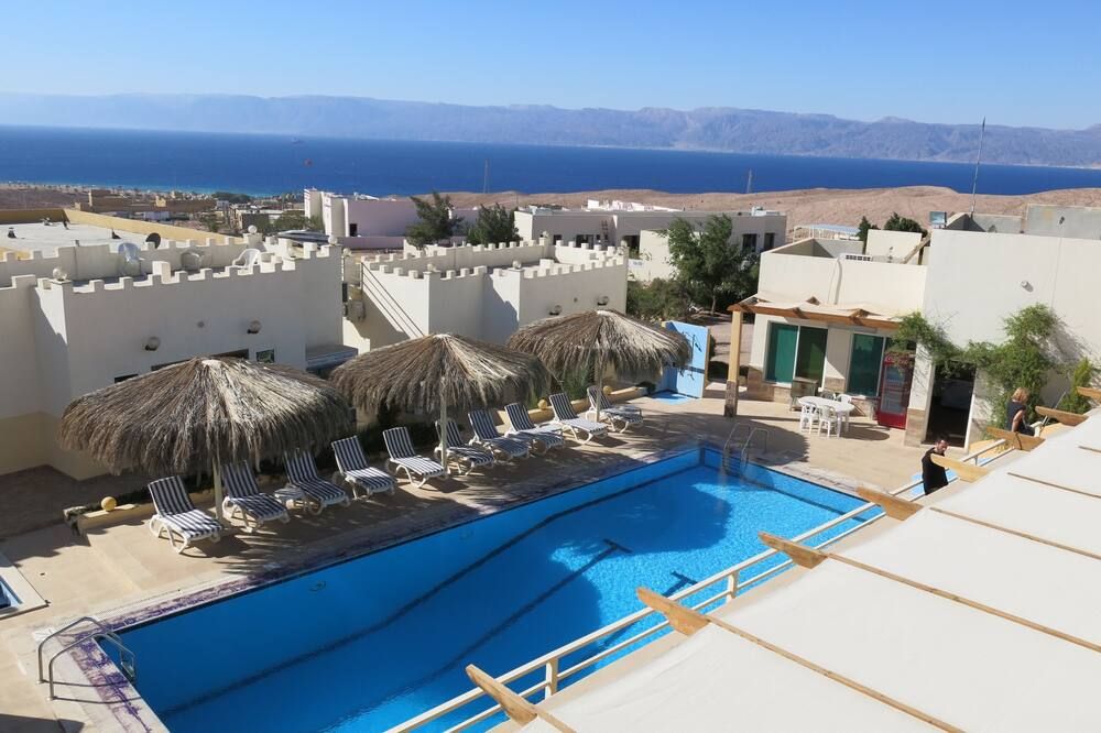 בריכה תמונה