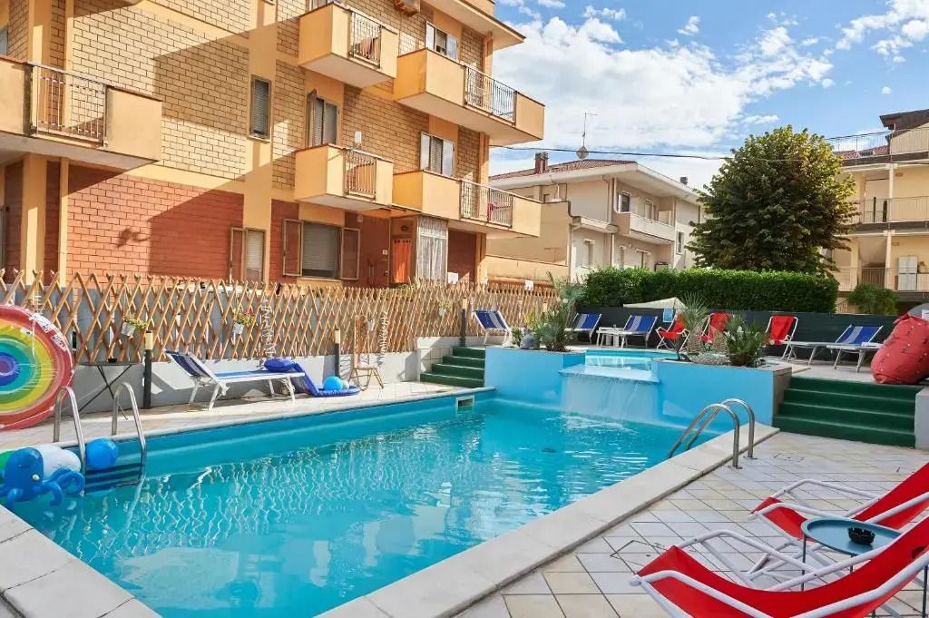 בריכה תמונה