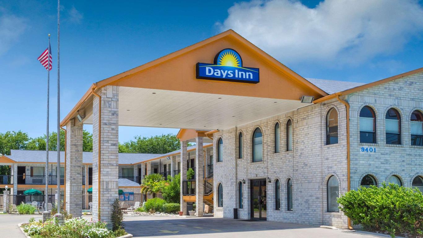 Days Inn by Wyndham San Antonio