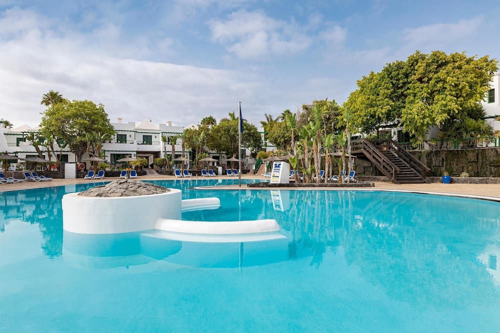 בריכה תמונה