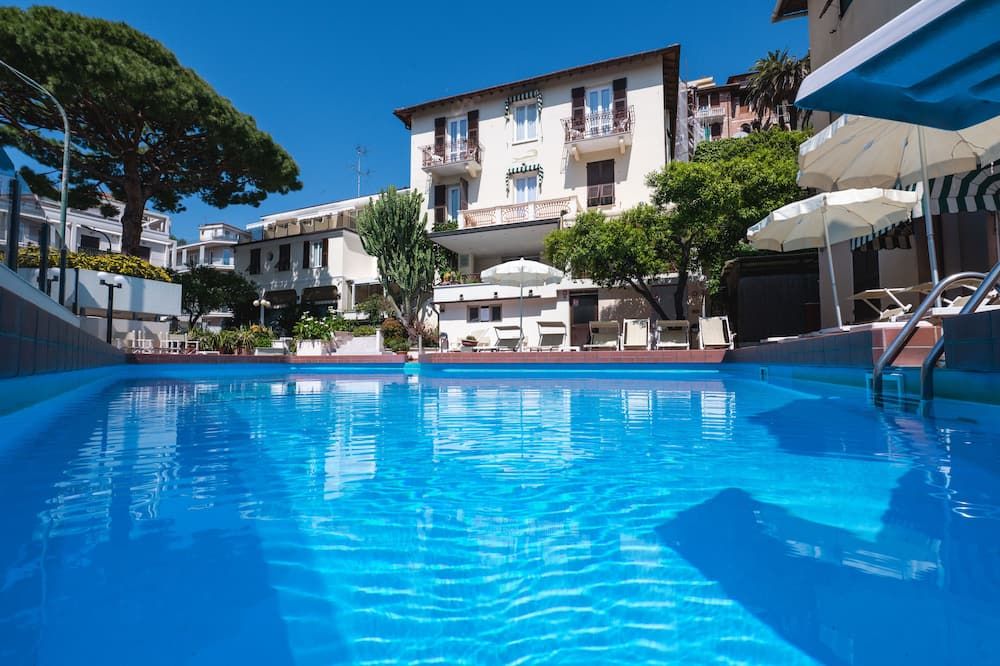 בריכה תמונה