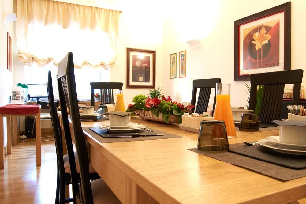 חדר אוכל תמונה