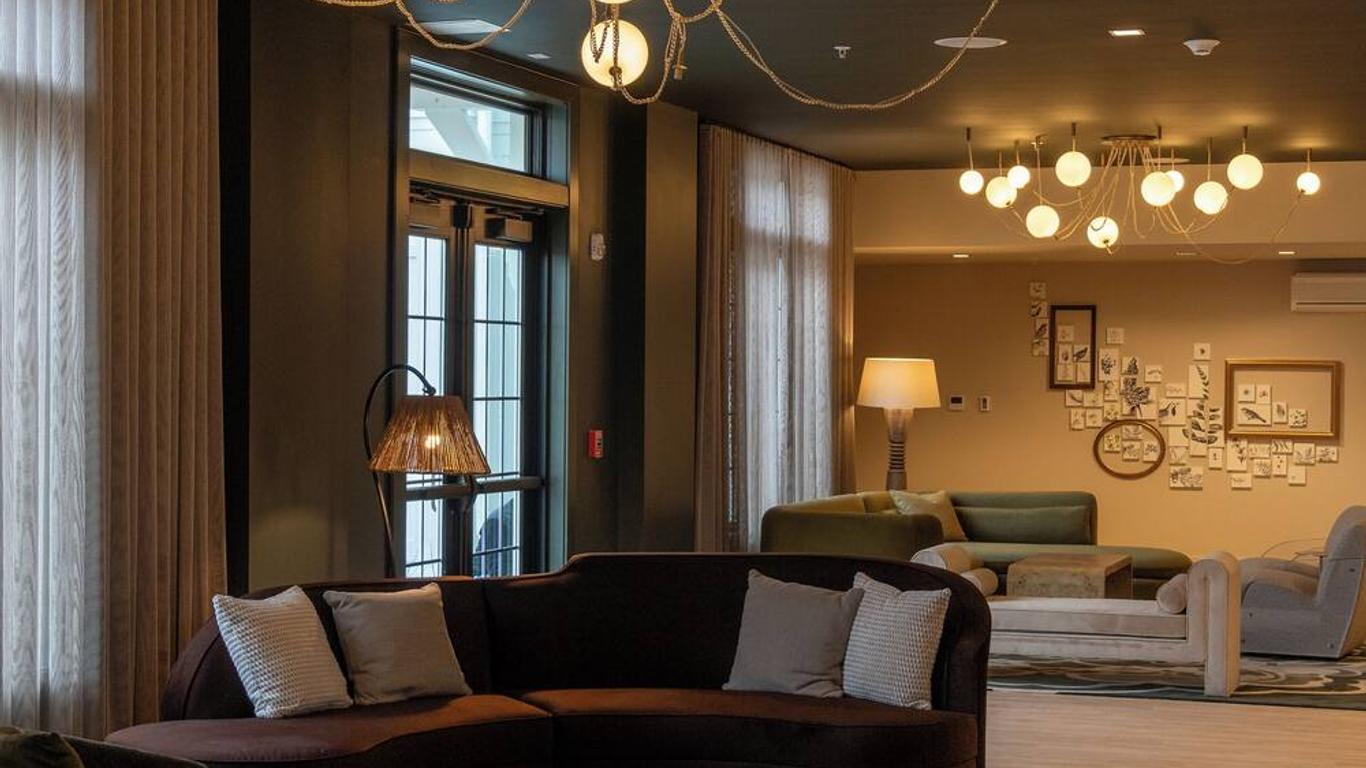 Hotel Brookmere & Arbor Spa
