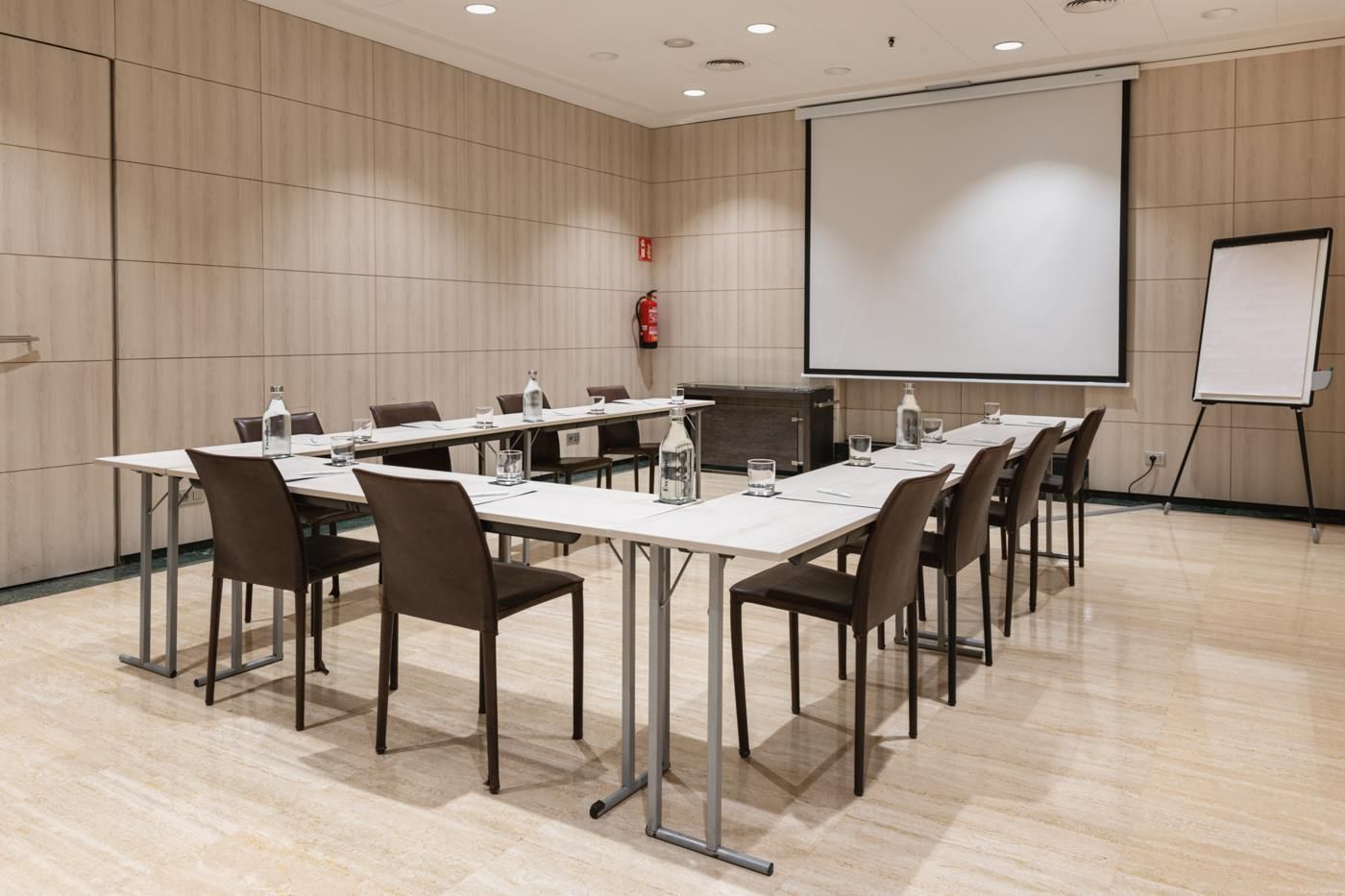 חדר ישיבות