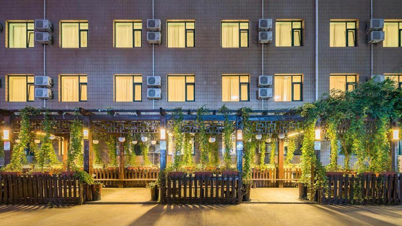 Coto Modern Hotel (Beijing Guozhan Liufang Station)