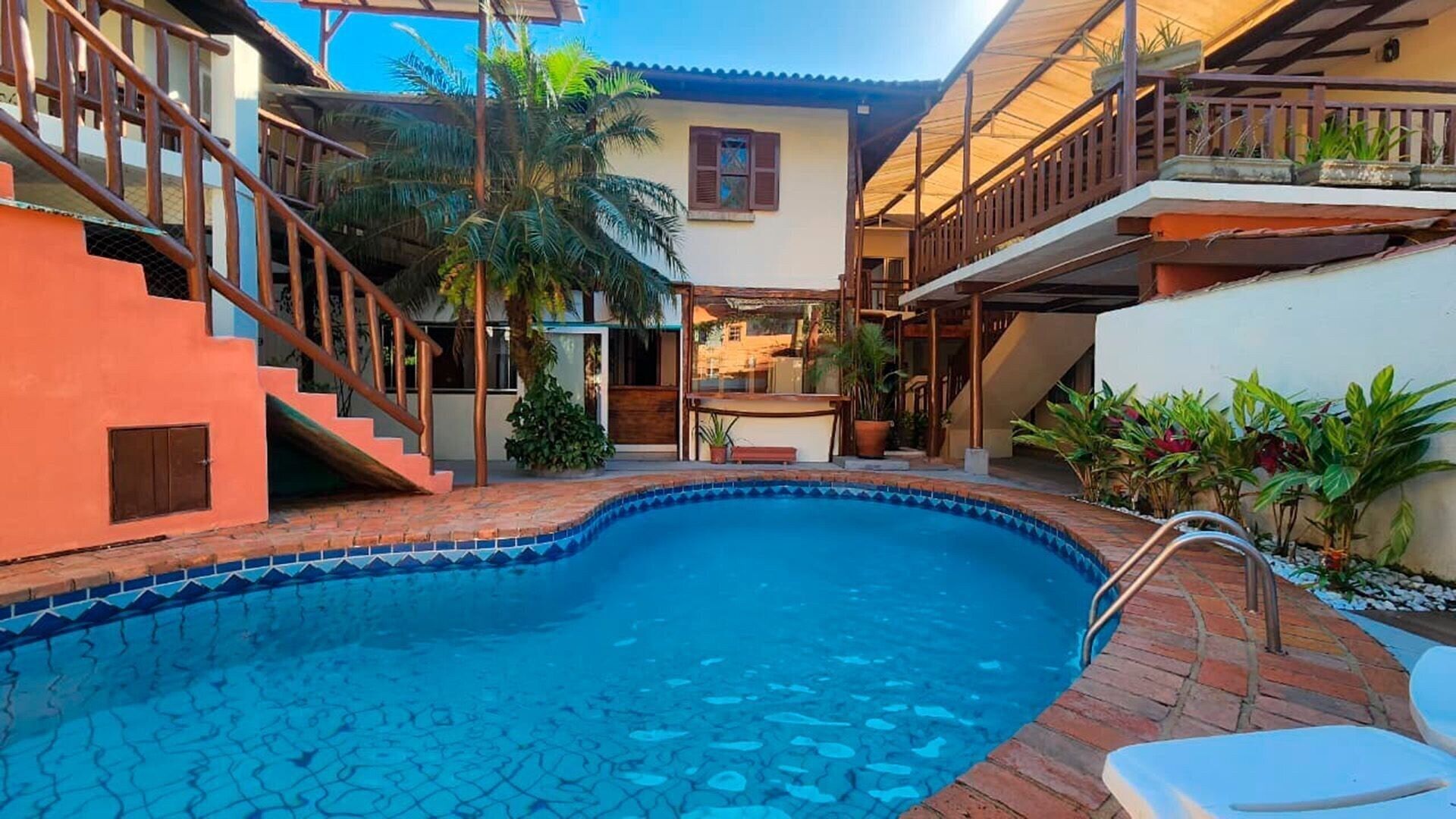 בריכה תמונה