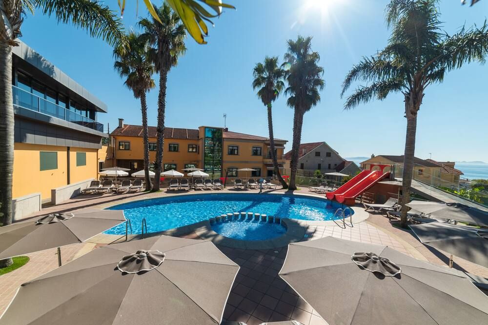 בריכה תמונה