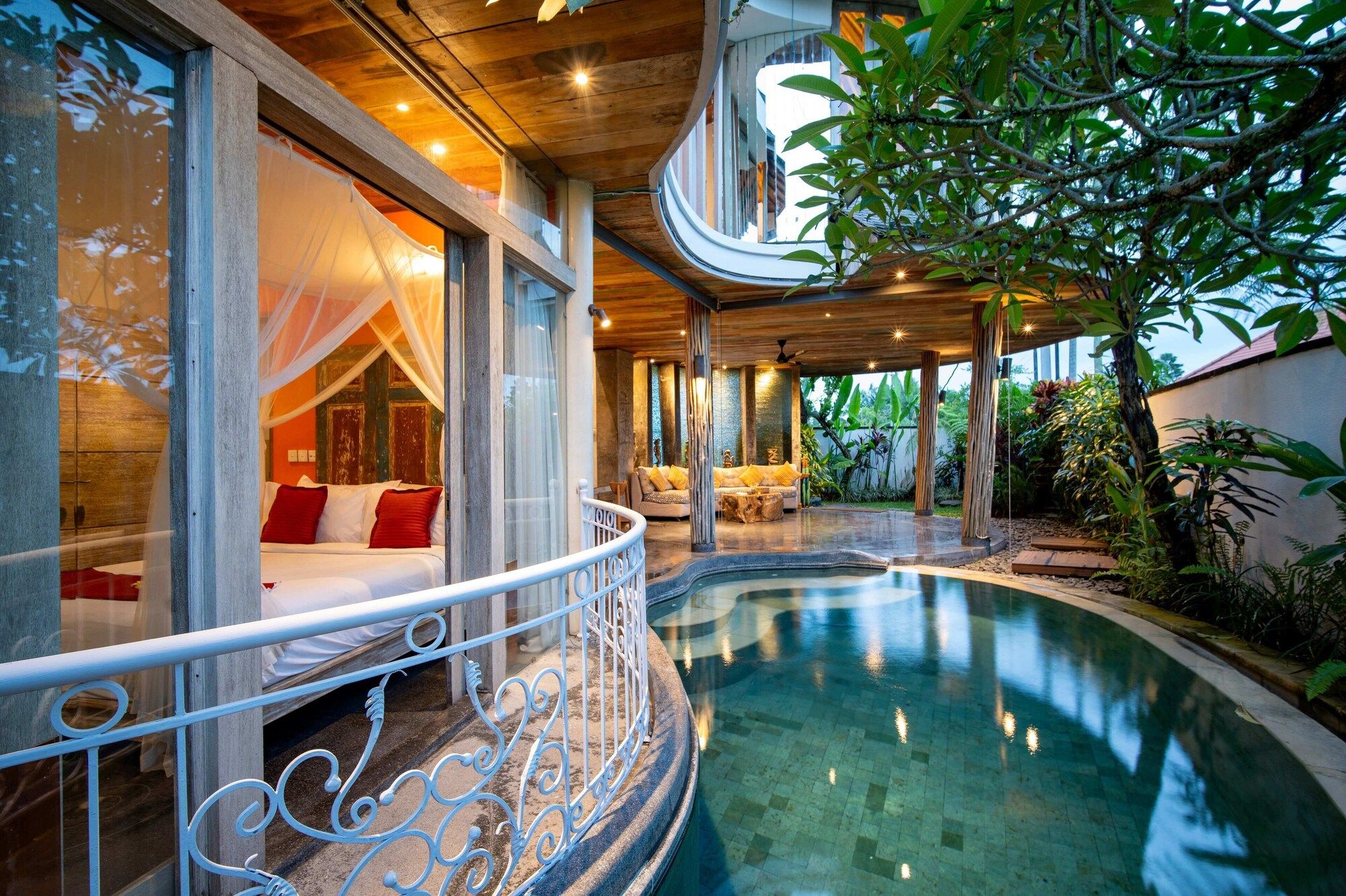 בריכה תמונה