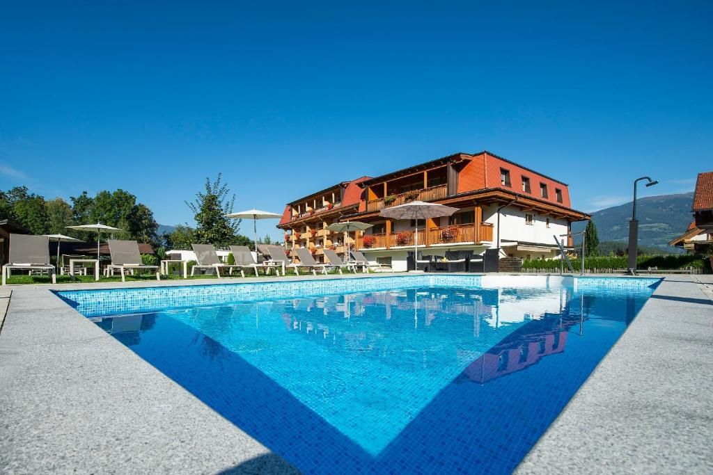 בריכה תמונה