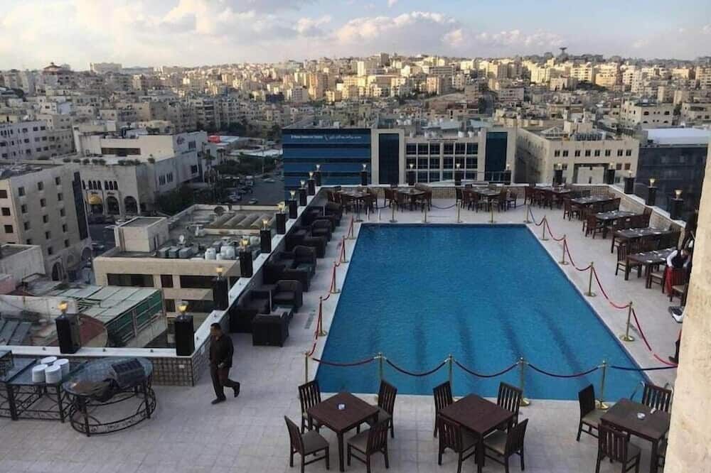 בריכה תמונה